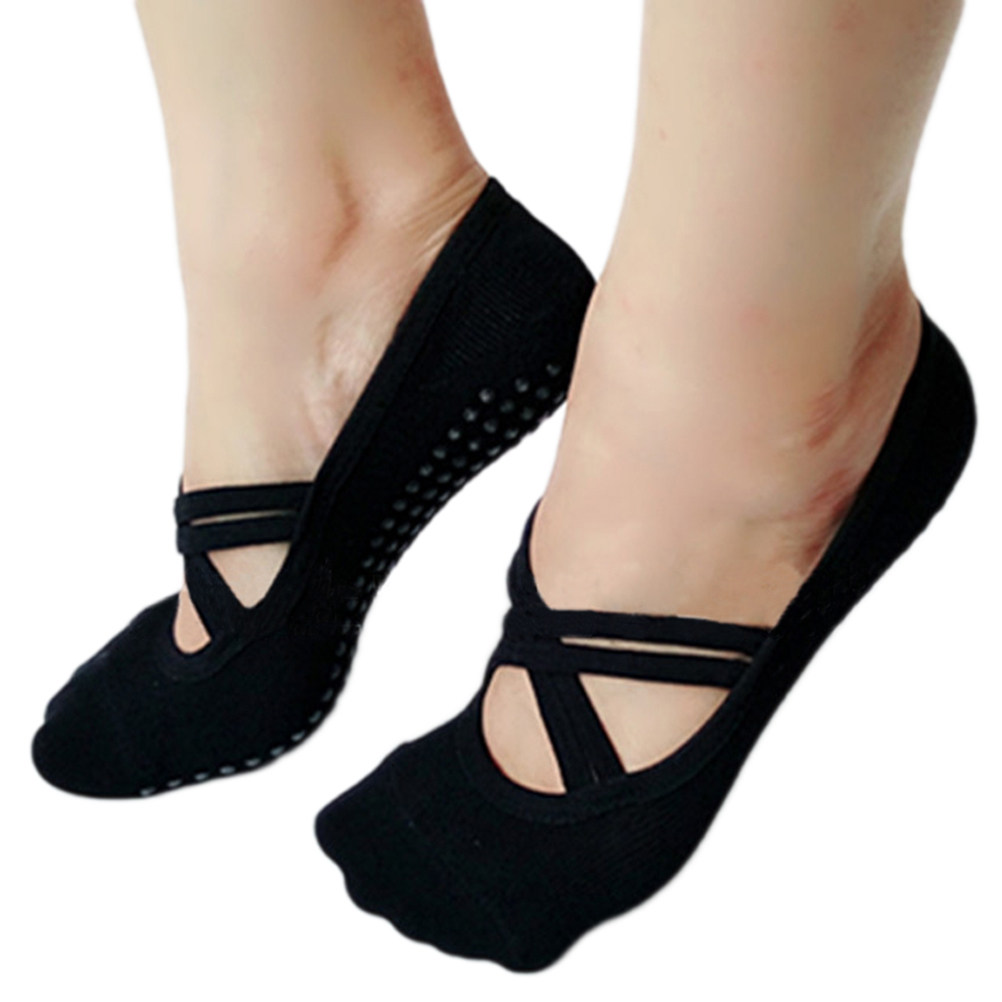 Pilates Yoga Grip Socks - ถุงเท้าโยคะสำหรับผู้หญิง สีดำ กันลื่น สำหรับพิลาทิส เต้นรำ ทรงต่ำ