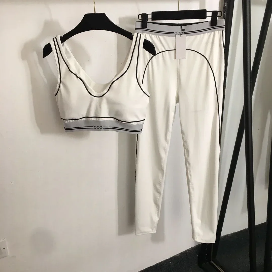 ชุดออกกำลังกายสองชิ้น เสื้อกล้ - Pilates V Yoga บทวิจารณ์และราคา